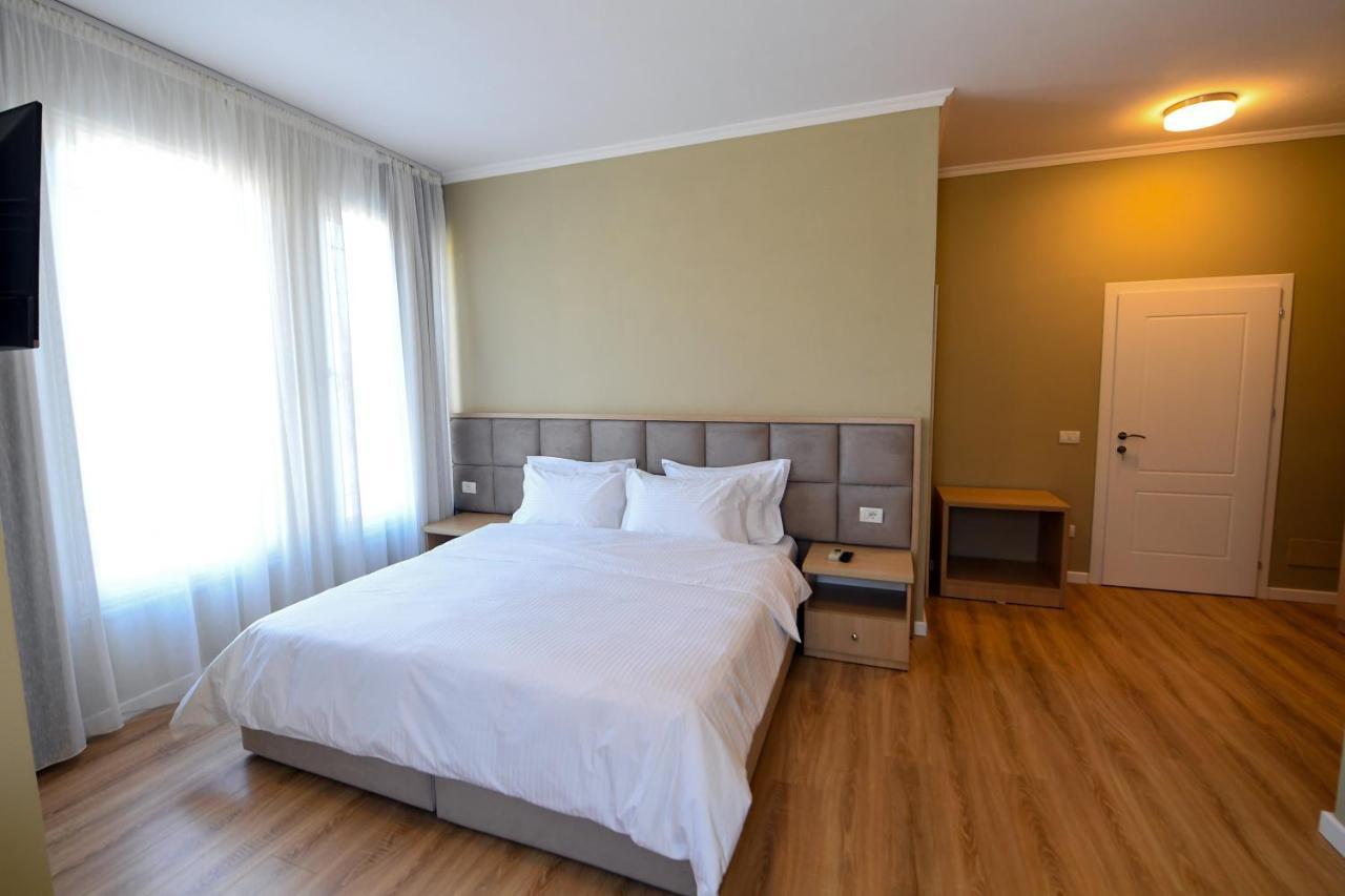 Santo Hotel Shkodër Eksteriør bilde