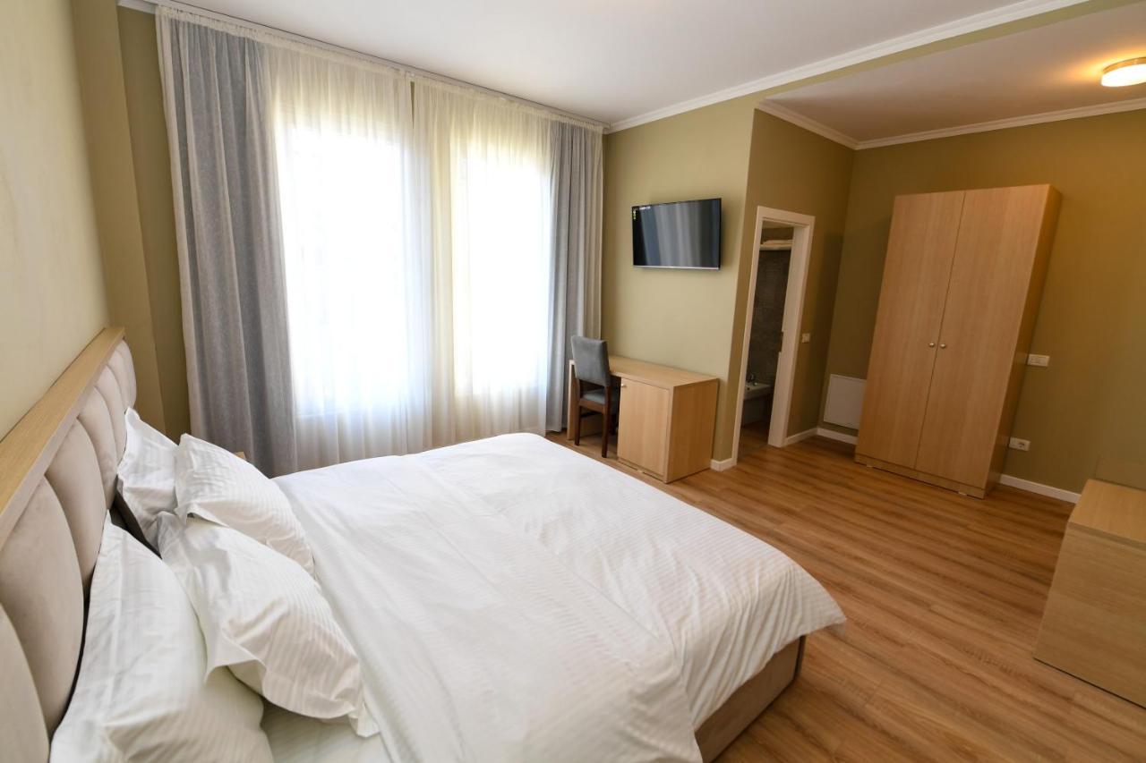 Santo Hotel Shkodër Eksteriør bilde