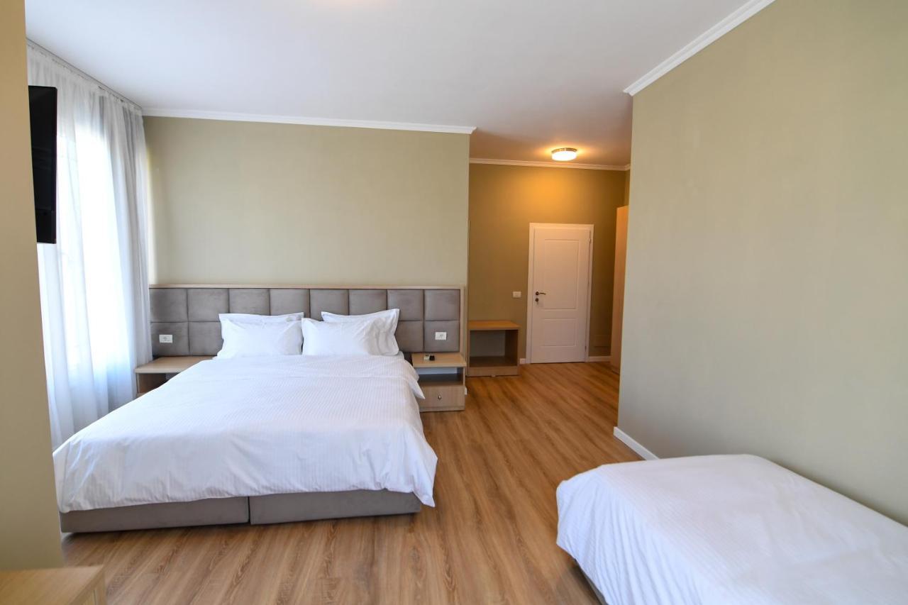 Santo Hotel Shkodër Eksteriør bilde